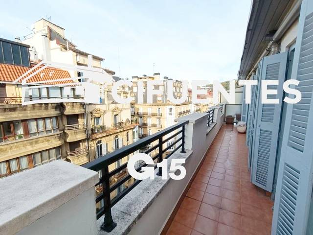 Piso en Alquiler en Calle Easo en Área Romántica