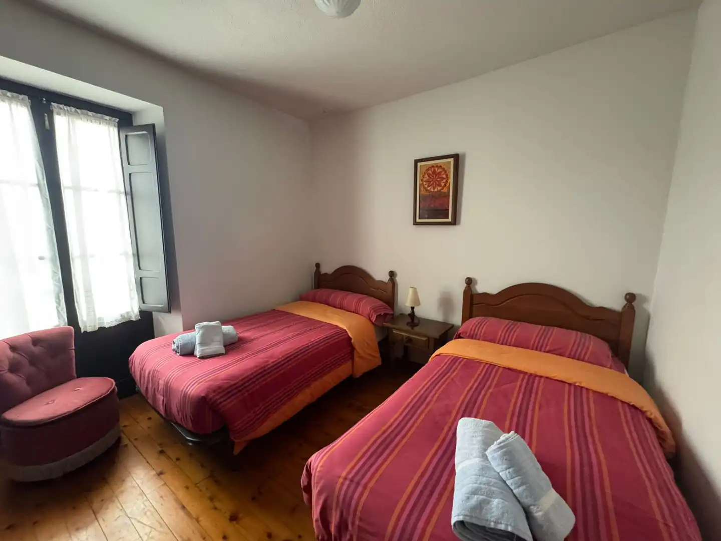 Dormitori de Casa adosada en venda en Llanes amb Calefacció, Jardí privat i Parquet