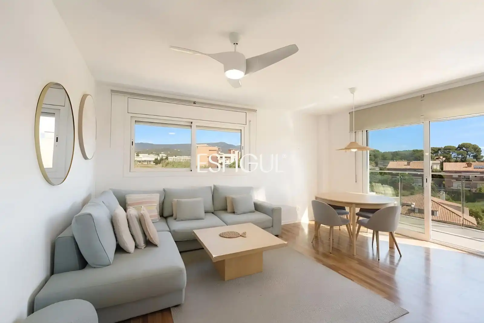 Living room of Flat for sale in Sant Andreu de Llavaneres  with Air Conditioner, Heating and Parquet flooring