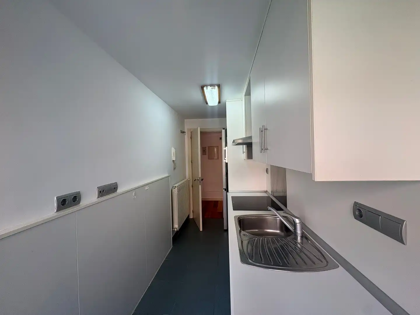 Cocina de Piso de alquiler en Madrid con Aire acondicionado, Calefacción y Jardín privado