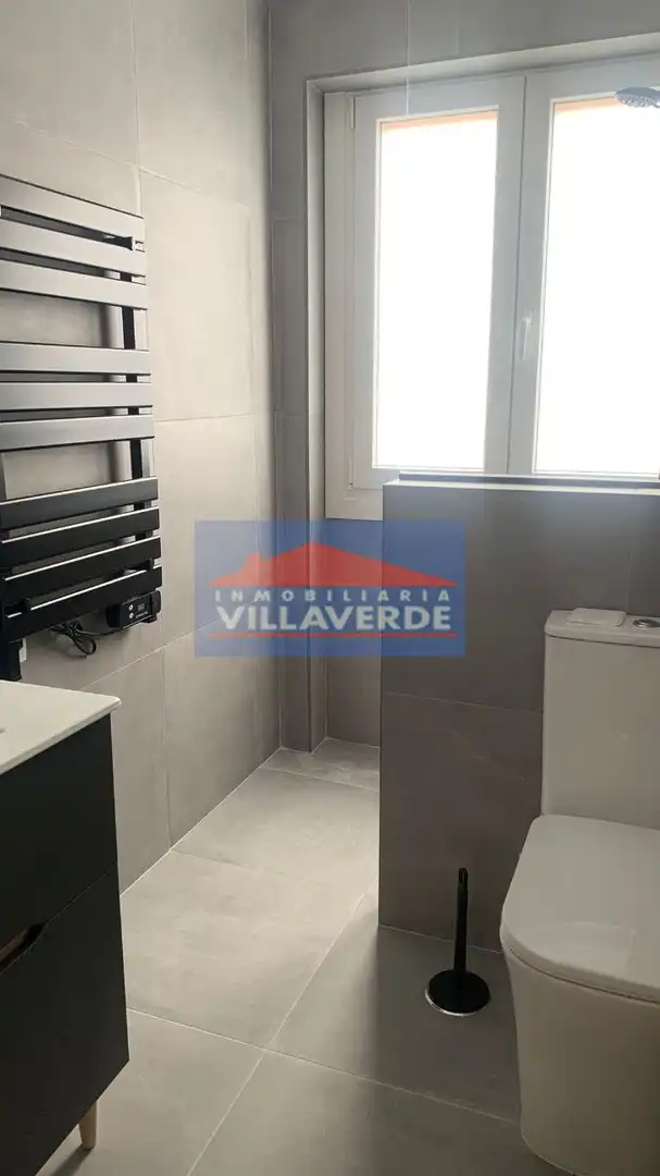 Bathroom of Flat for rent in Cangas   with Heating, Furnished and Internet