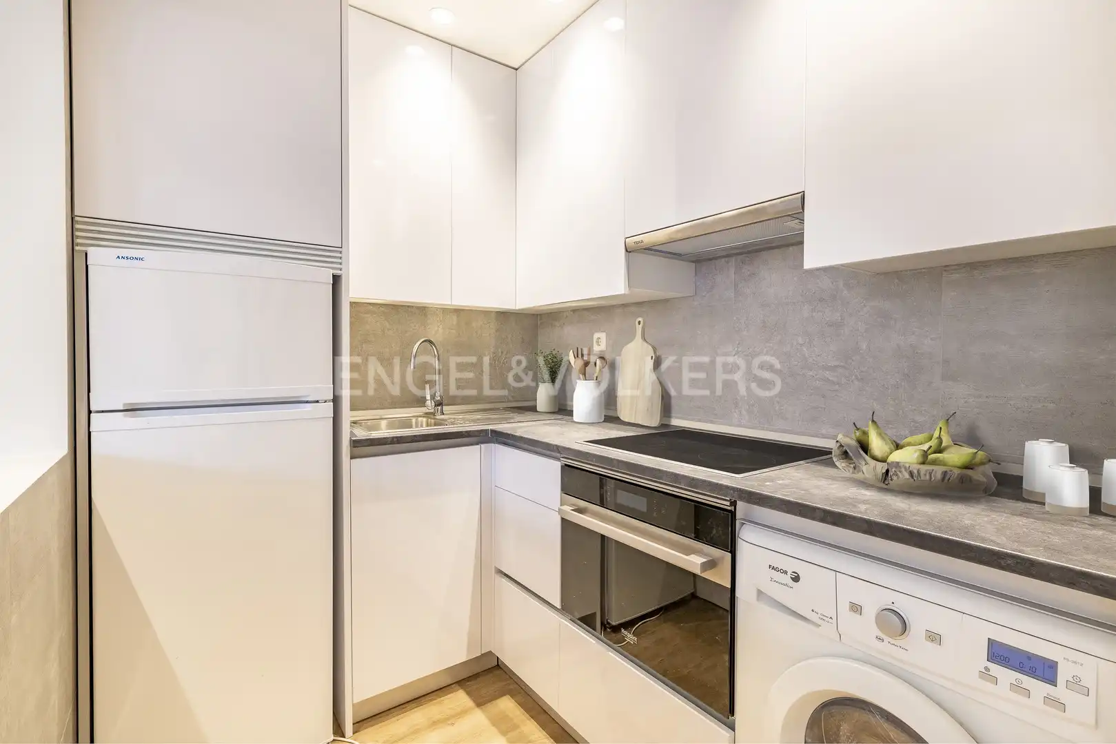 Kitchen of Apartments for rent in Madrid  with Air Conditioner, Heating and Terrace