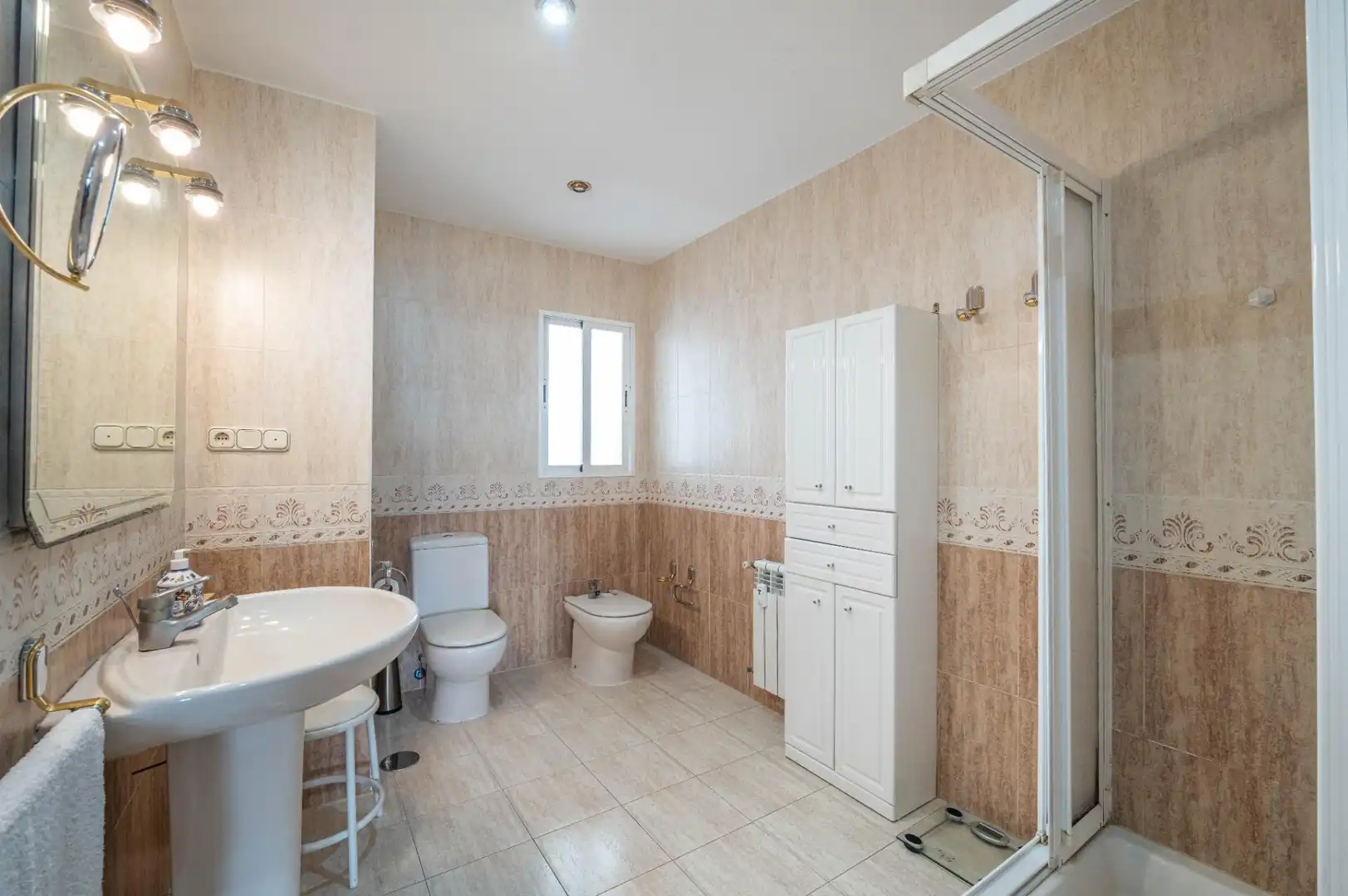 Baño de Piso en venta en Granada con Terraza, Trastero y Balcón