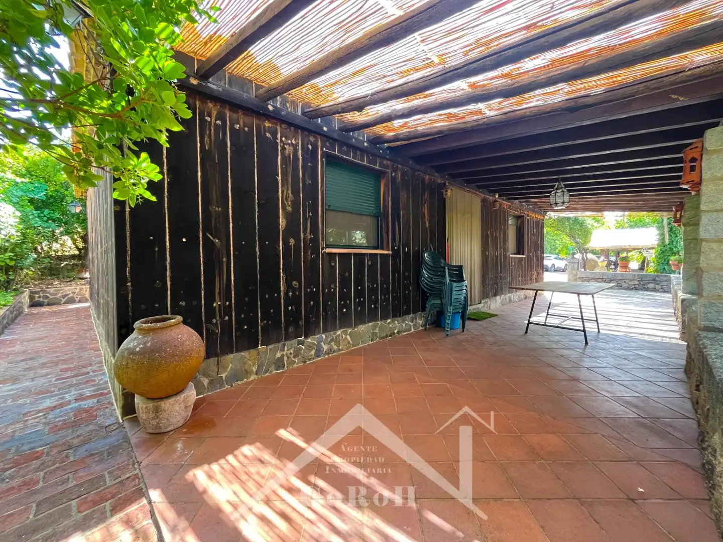 Terrassa de Casa o xalet en venda en Cazalla de la Sierra amb Jardí privat, Traster i Piscina