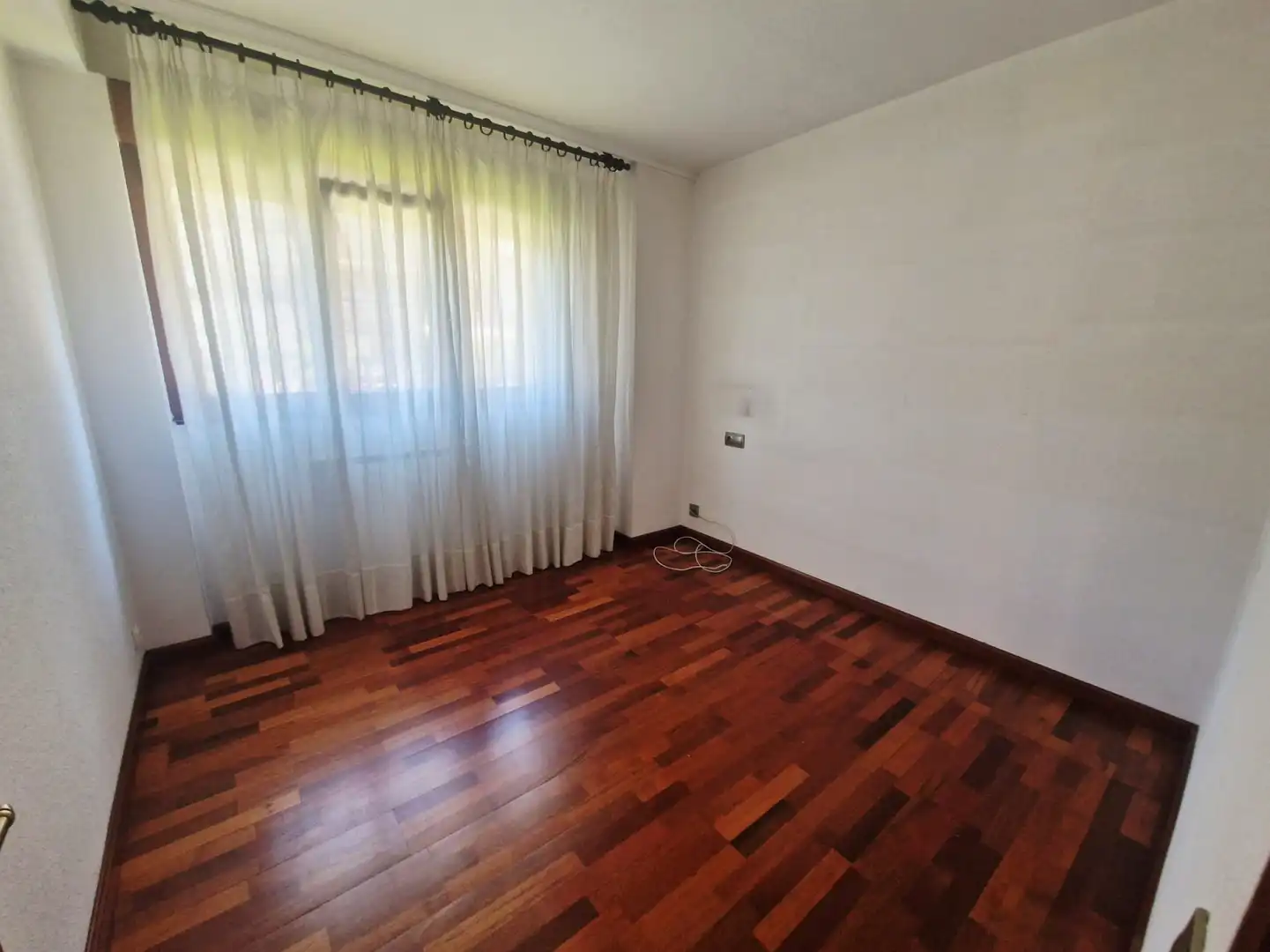 Dormitori de Pis en venda en Avilés amb Calefacció, Jardí privat i Parquet