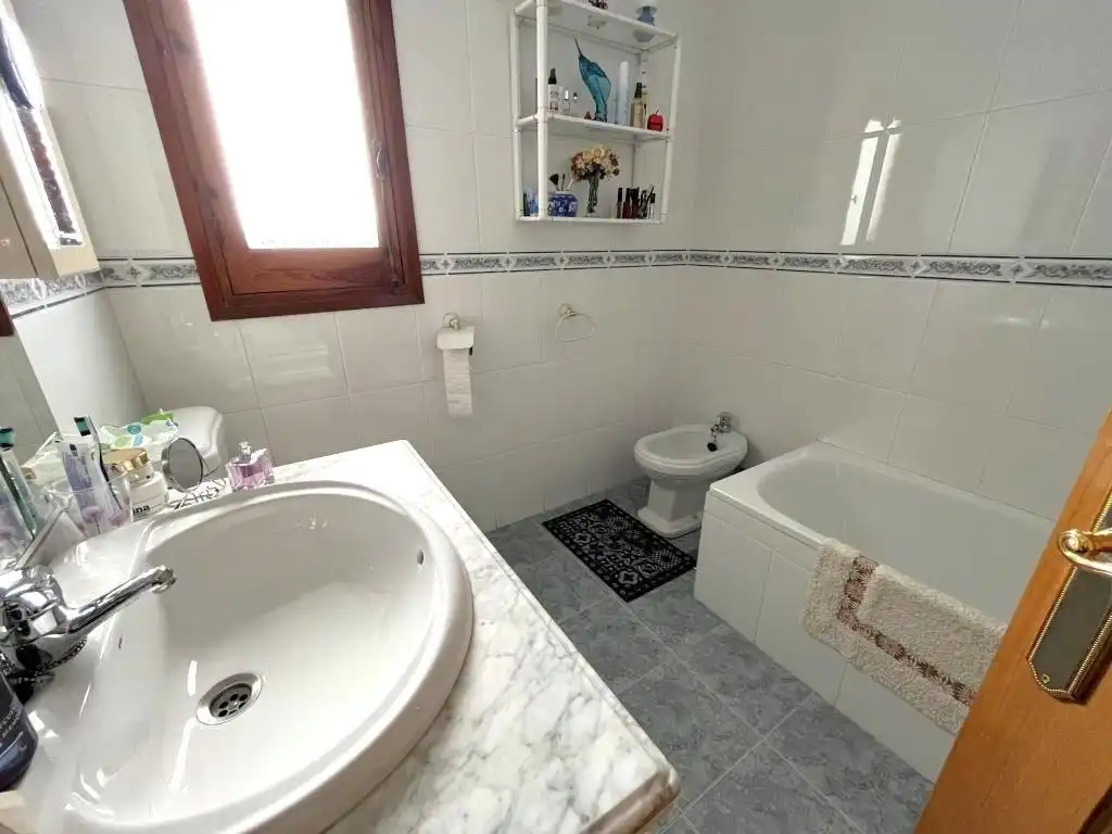 Bany de Pis en venda en Málaga amb Aire condicionat, Terrassa i Traster
