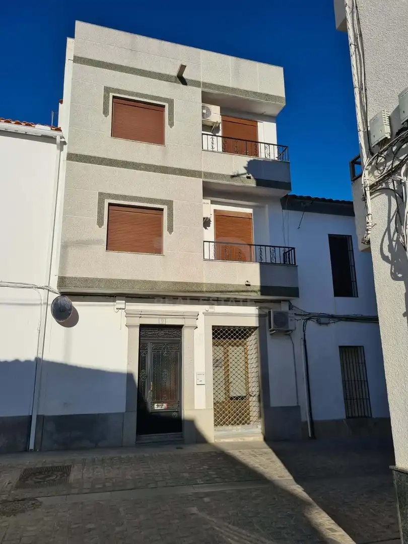 Vista exterior de Edificio en venta en Belalcázar