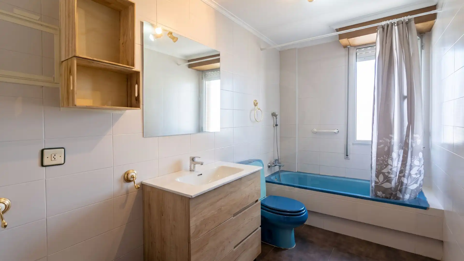 Bathroom of Flat for sale in Leza  with Heating