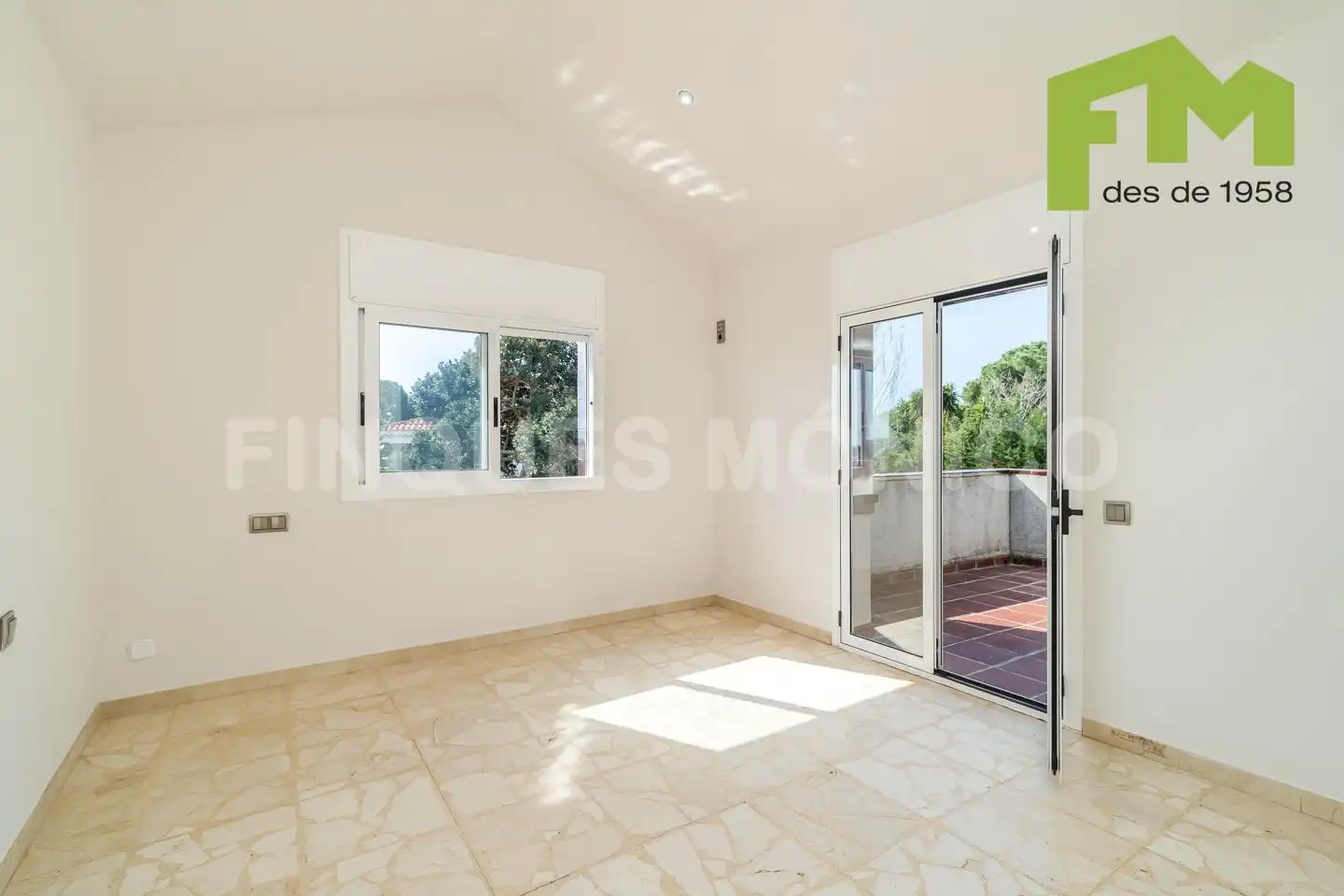 Habitación de Casa o chalet en venta en El Masnou con Calefacción, Jardín privado y Terraza