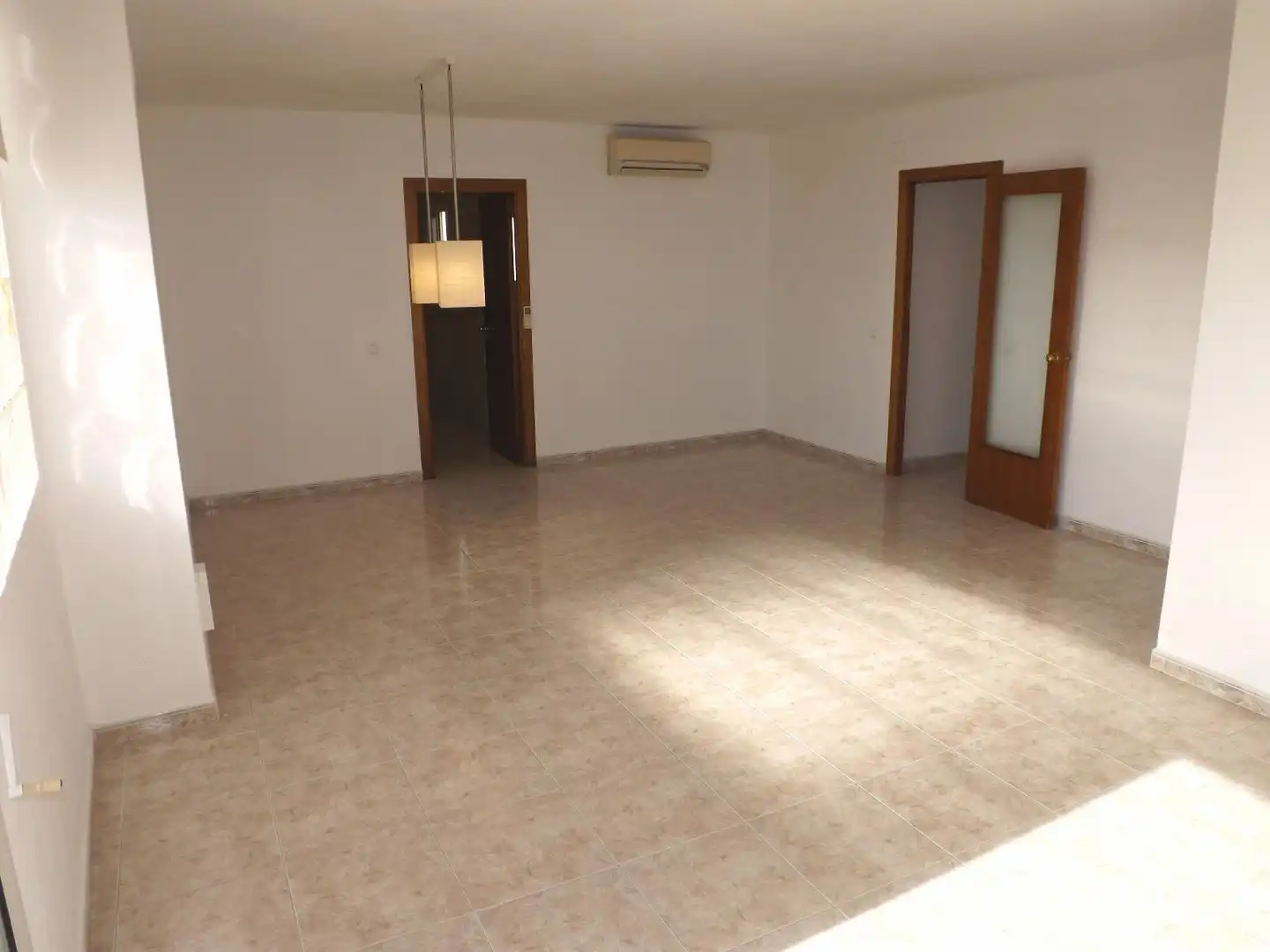 Sala de estar de Ático en venta en Calafell con Terraza, Piscina y Horno