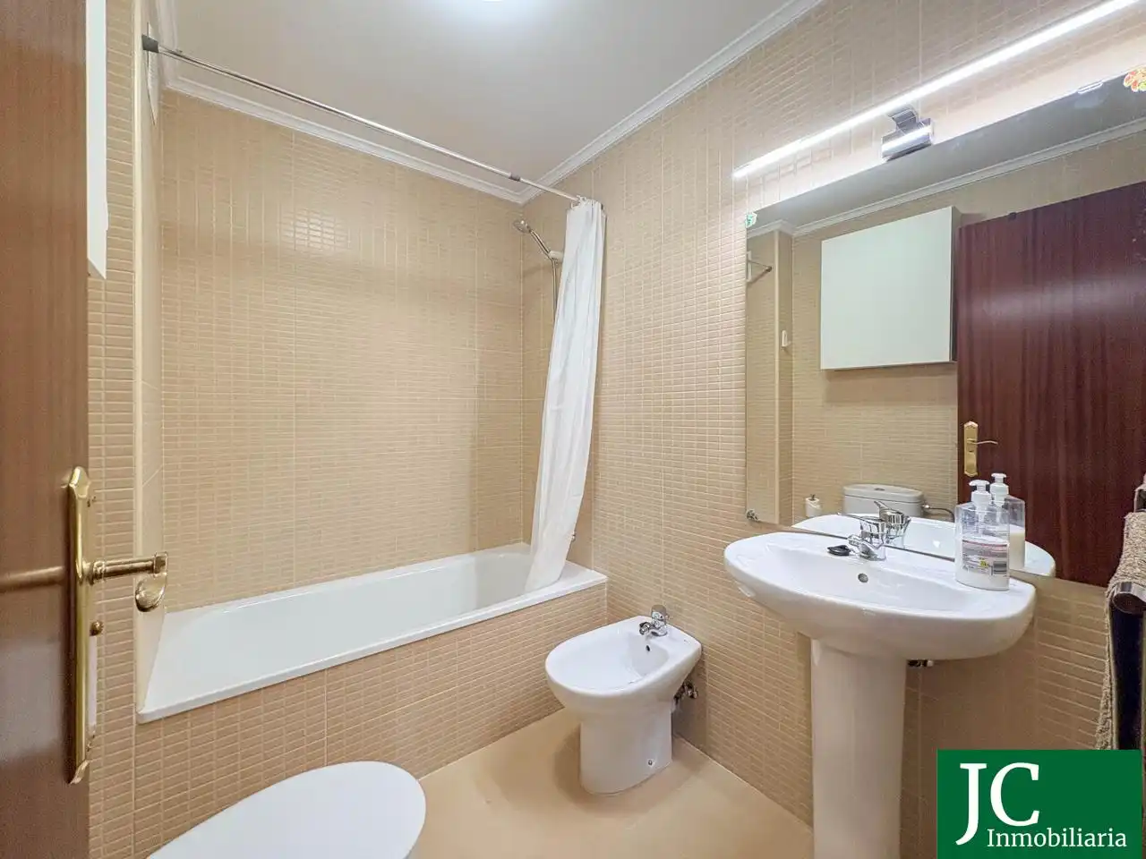Baño de Planta baja en venta en Bárcena de Cicero con Calefacción, Jardín privado y Terraza