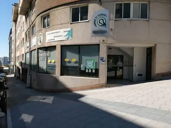 Geschaftsraum zur Miete in A Coruña Capital  mit Heizung