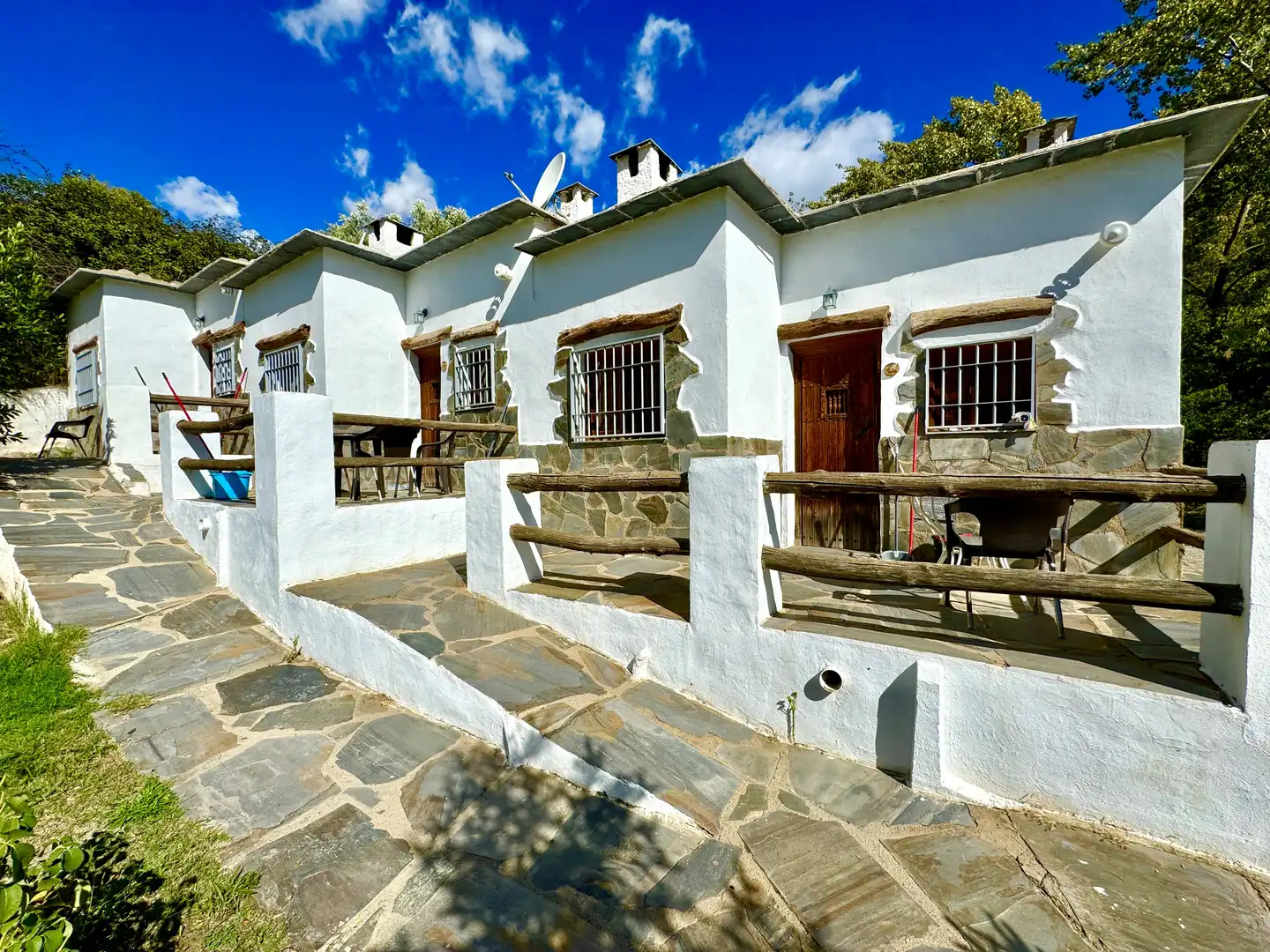 Vista exterior de Terreno en venta en Alpujarra de la Sierra