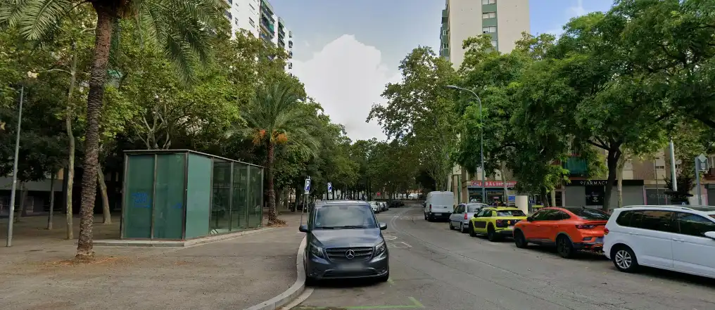 Vista exterior de Garaje en venta en Barcelona con Alarma