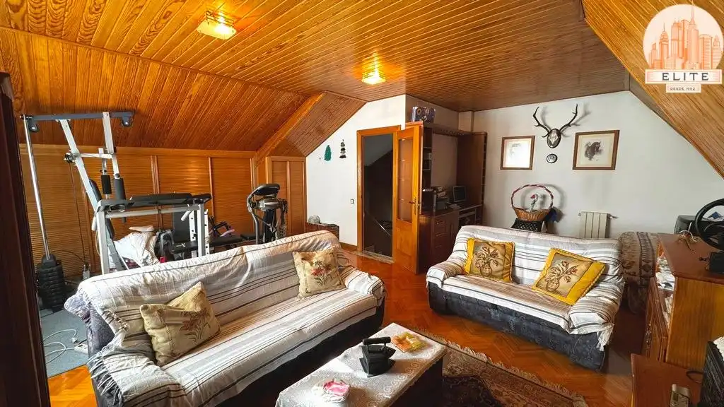 Sala de estar de Casa adosada en venta en Torrejón de la Calzada con Aire acondicionado, Calefacción y Jardín privado