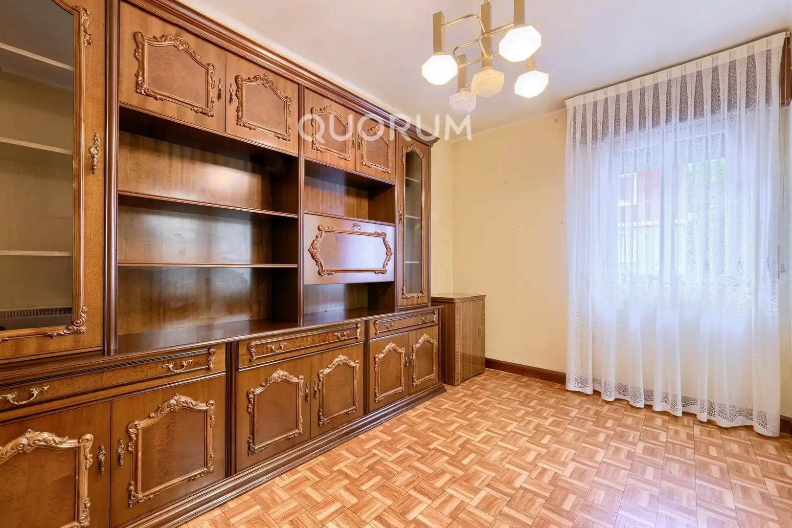 Sala de estar de Piso en venta en Basauri  con Calefacción, Trastero y Amueblado