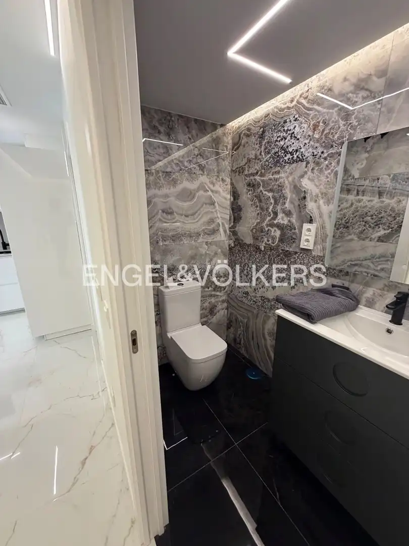 Bathroom of Flat for sale in Madrid  with Air Conditioner, Heating and Furnished