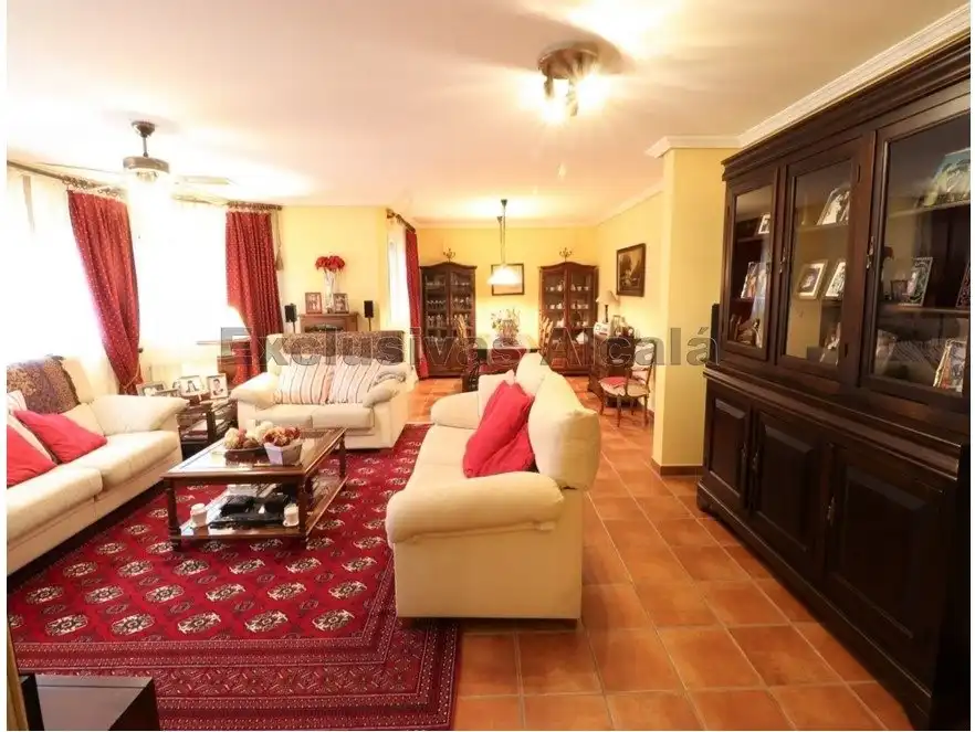 Sala de estar de Casa o chalet en venta en Villalbilla con Aire acondicionado, Calefacción y Jardín privado