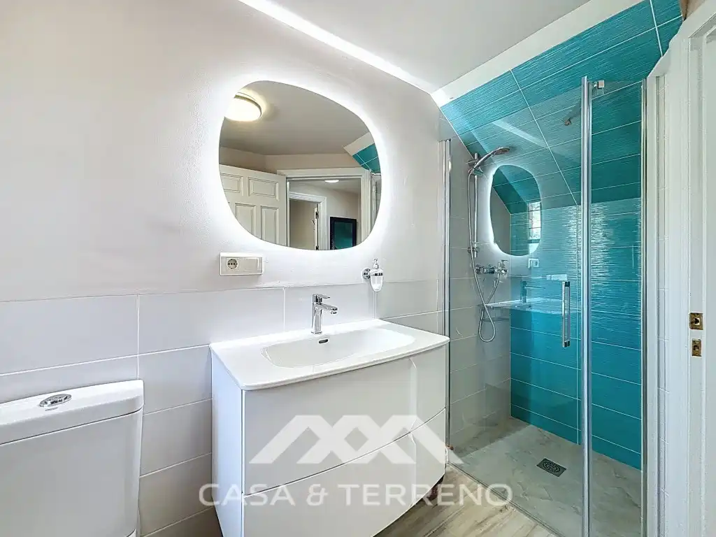 Bany de Casa o xalet en venda en Alcaucín amb Aire condicionat, Terrassa i Piscina