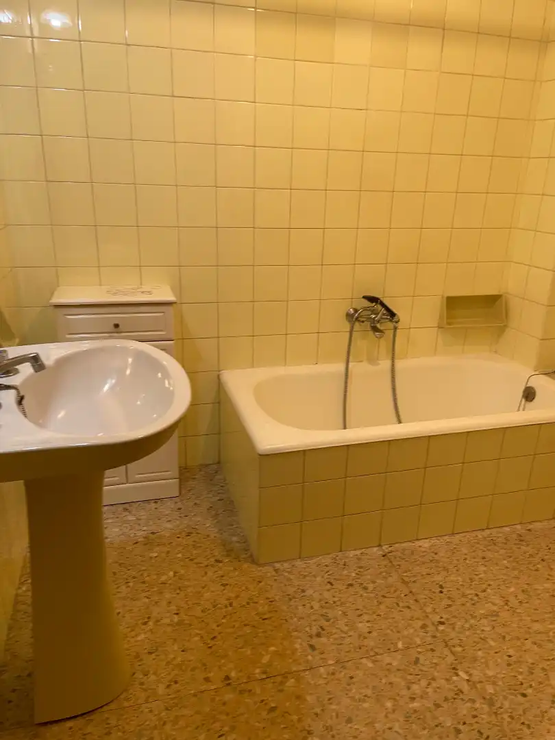 Baño de Piso de alquiler en Santiago de Compostela  con Amueblado