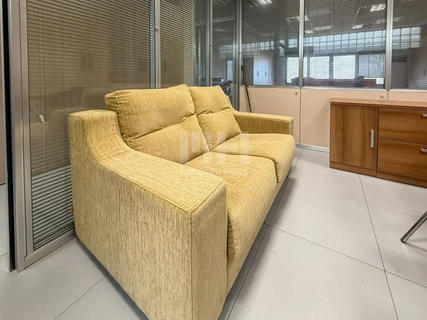 Sala de estar de Oficina de alquiler en Irun  con Aire acondicionado, Calefacción y Amueblado