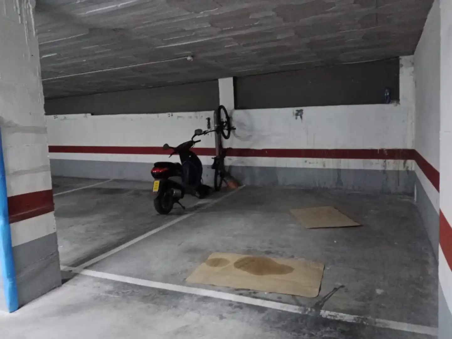 Parkplatz von Garage zum Verkauf in Aspe