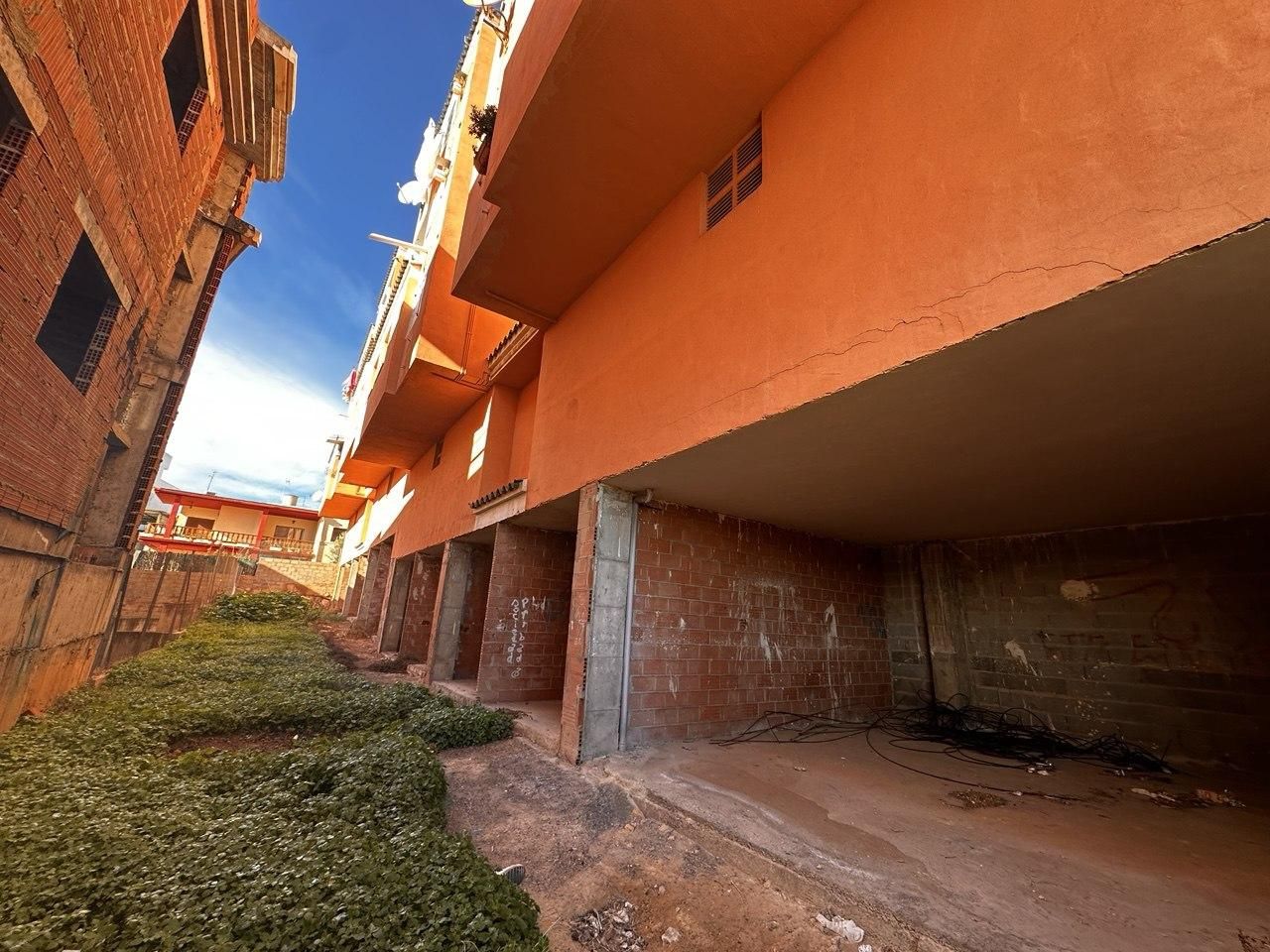 Vista exterior de Garatge en venda en La Llosa