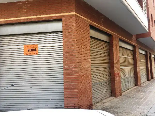 Local comercial en venda a Balaguer, imagen 3