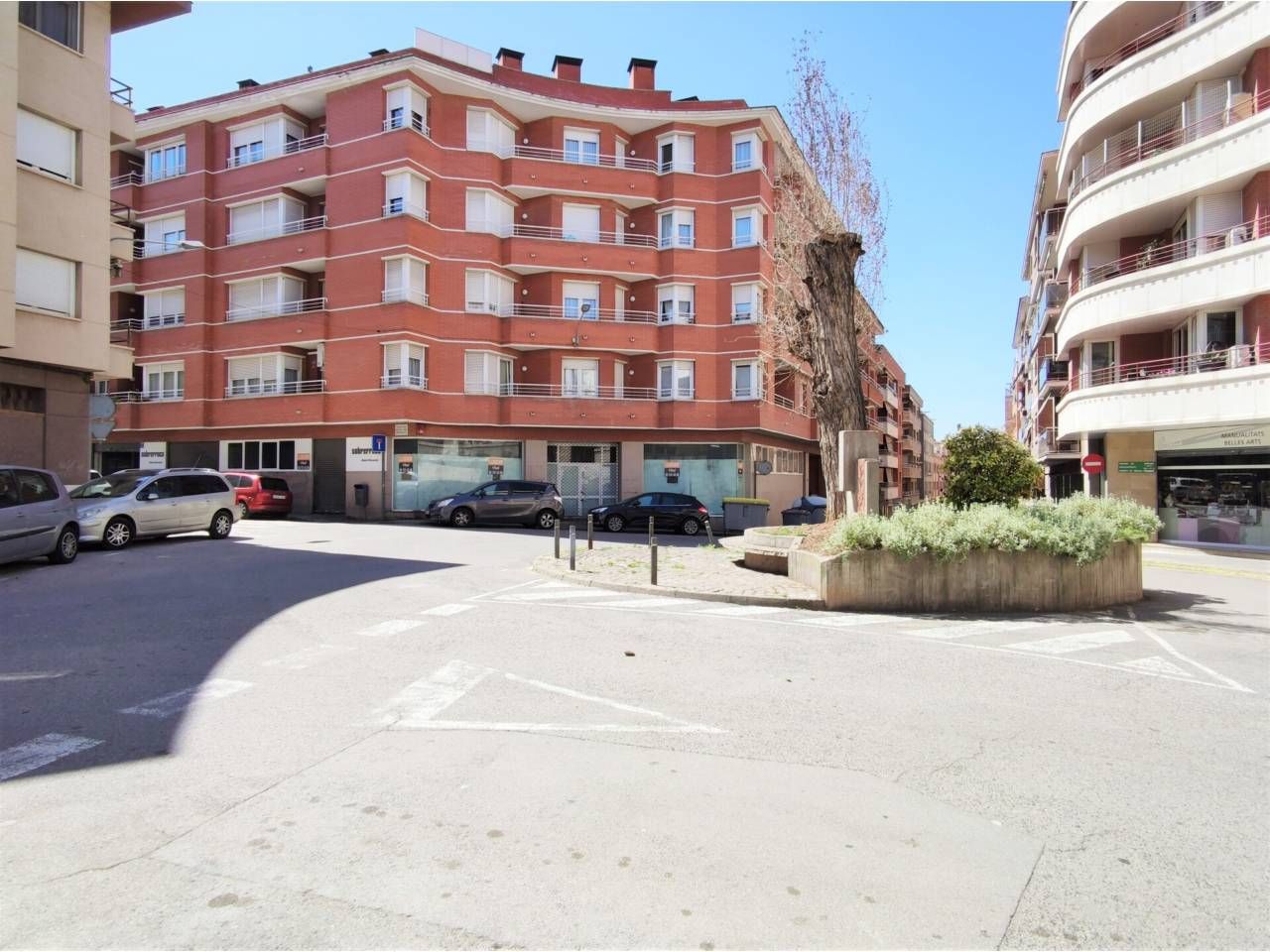 Vista exterior de Local de alquiler en Manresa con Aire acondicionado y Alarma