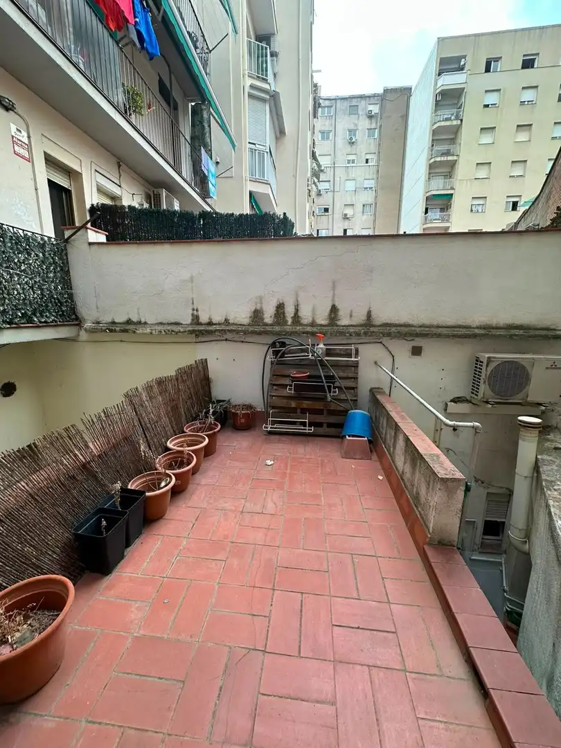 Terrassa de Planta baixa en venda en Barcelona amb Parquet