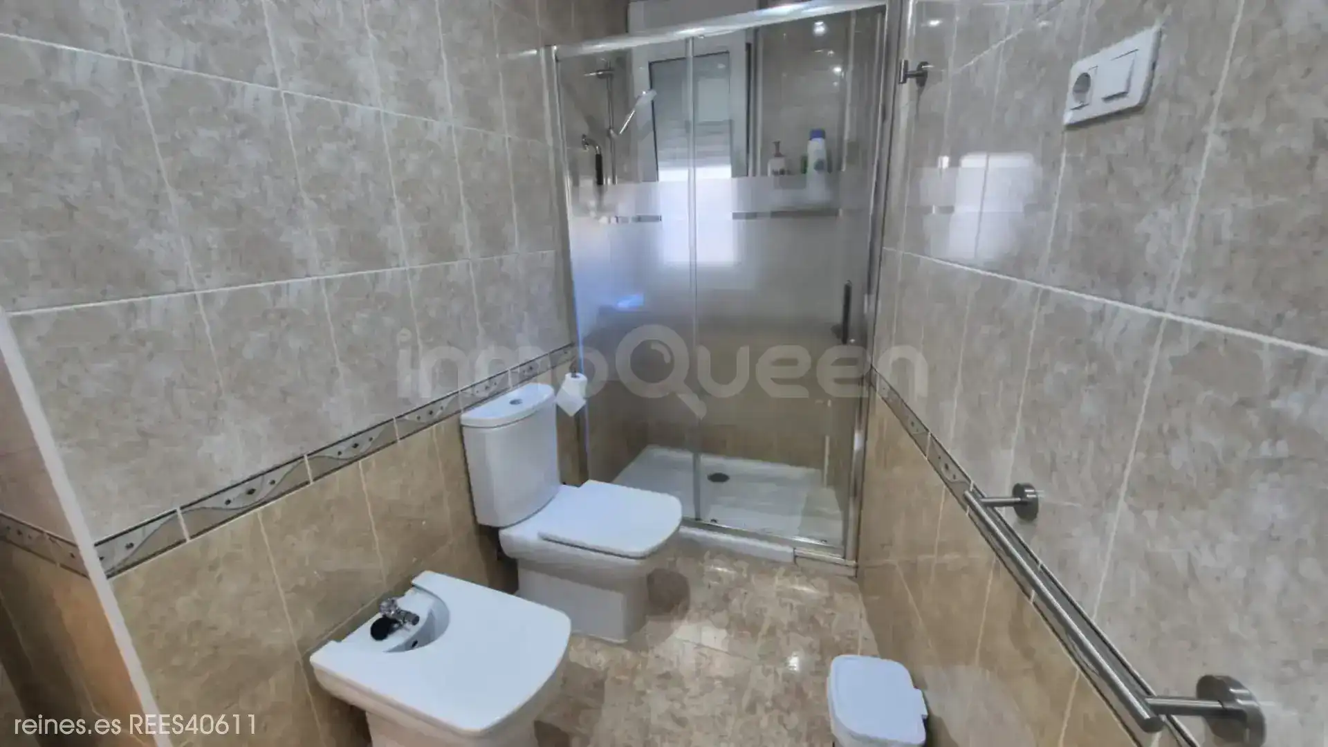 Bathroom of Flat for sale in Foz  with Heating and Furnished