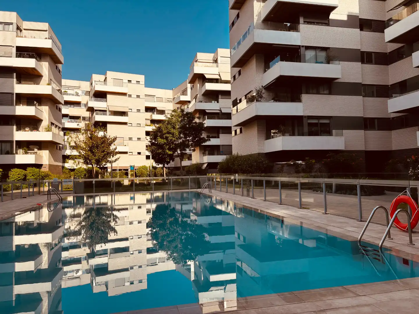 Piscina de Piso en venta en Getafe con Aire acondicionado, Calefacción y Jardín privado