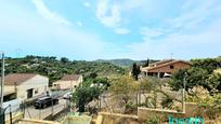 Vista exterior de Casa o xalet en venda en Canyelles amb Aire condicionat, Terrassa i Balcó