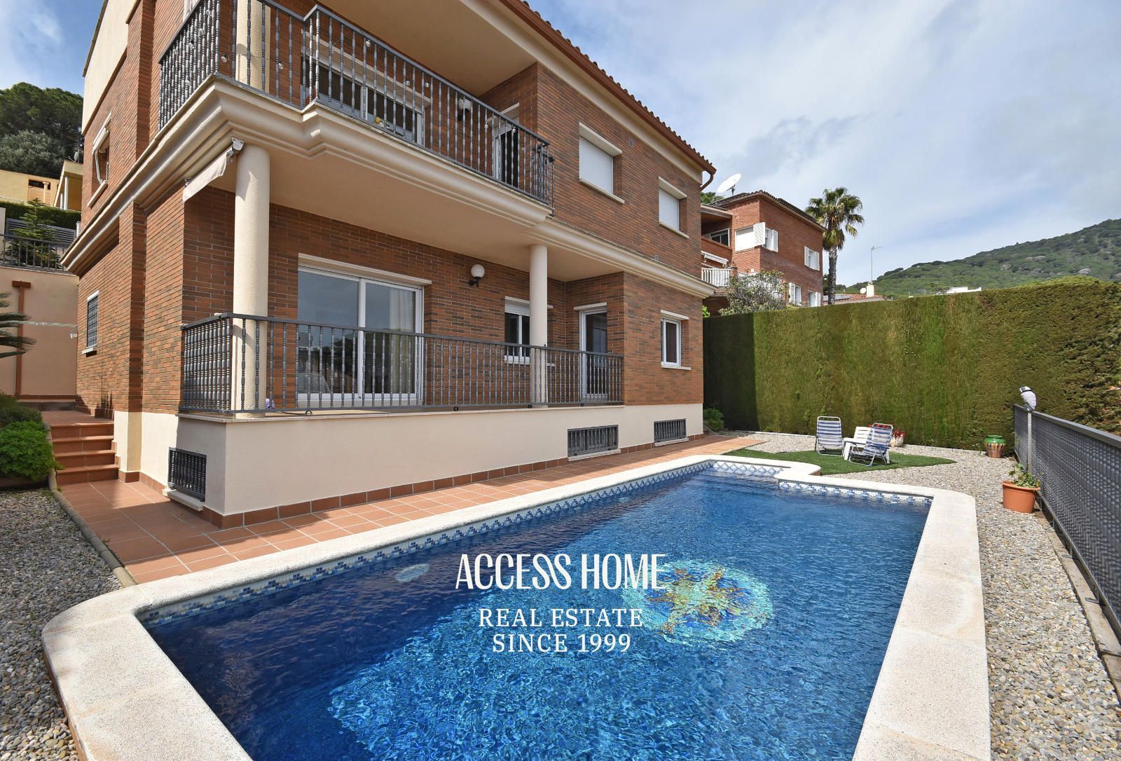 Exterior view of House or chalet for sale in Premià de Dalt  with Air Conditioner, Heating and Terrace