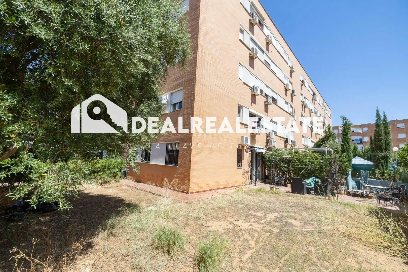 Vista exterior de Pis en venda en La Rinconada amb Aire condicionat, Terrassa i Moblat