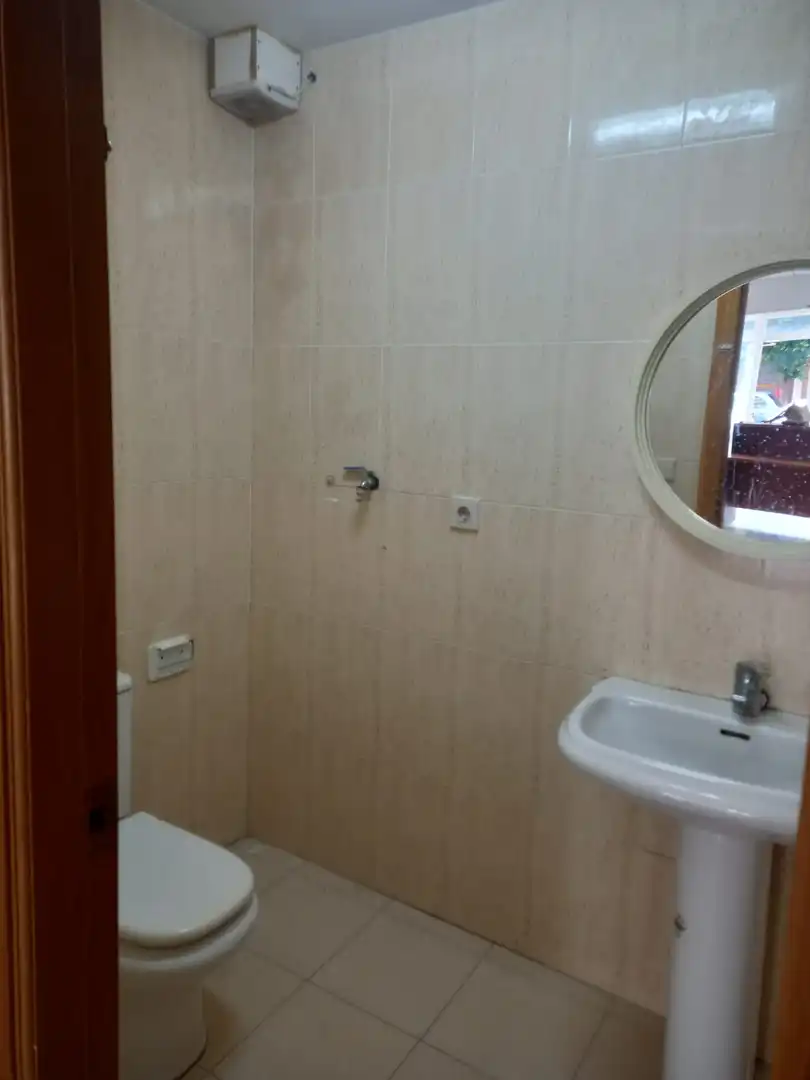 Local comercial en alquiler en calle hernan cortes, imagen 6