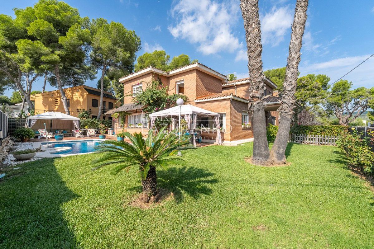 Jardí de Casa o xalet en venda en  Tarragona Capital amb Aire condicionat, Calefacció i Jardí privat