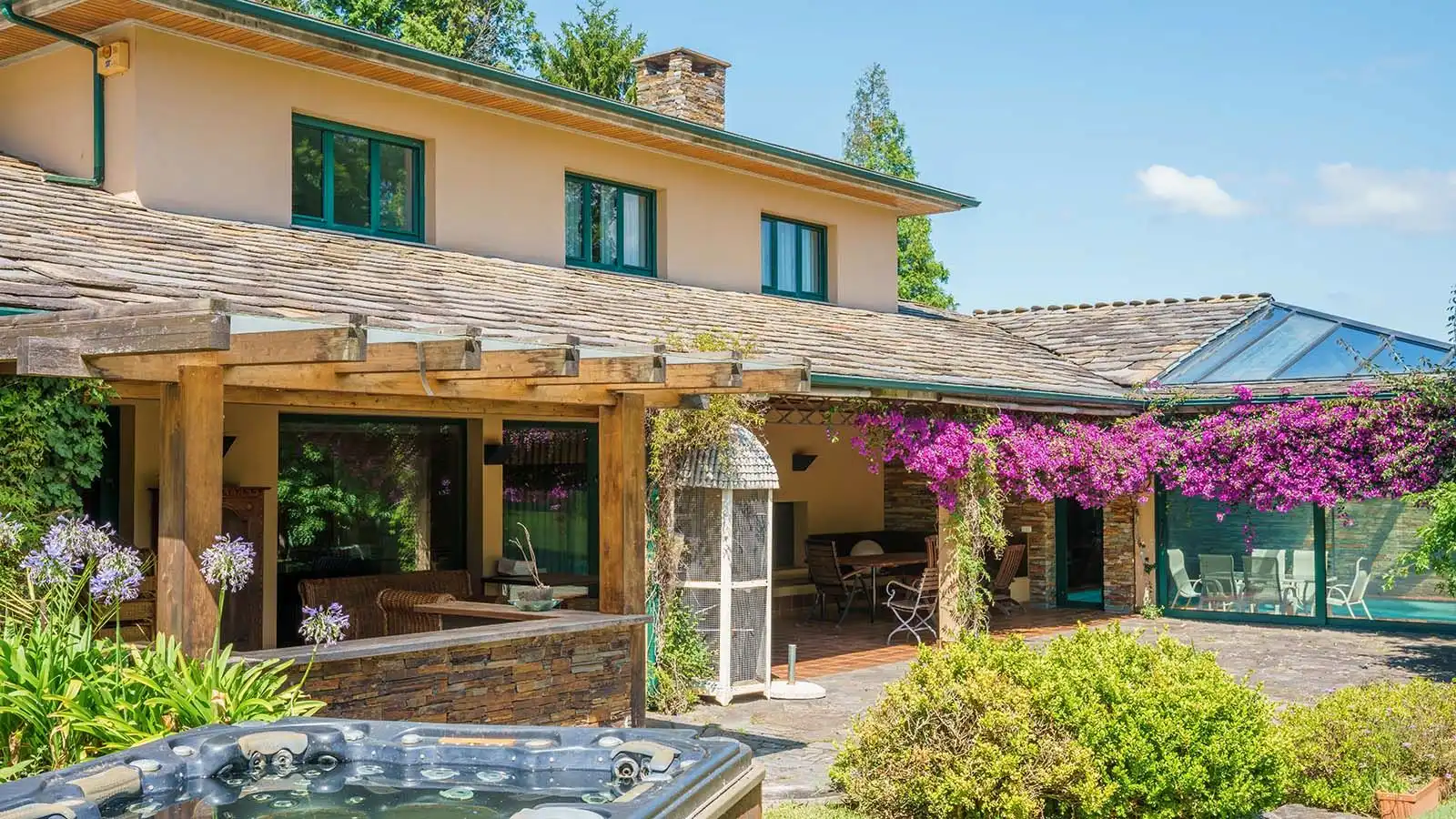 Jardín de Casa o chalet en venta en Oleiros con Calefacción, Jardín privado y Parquet