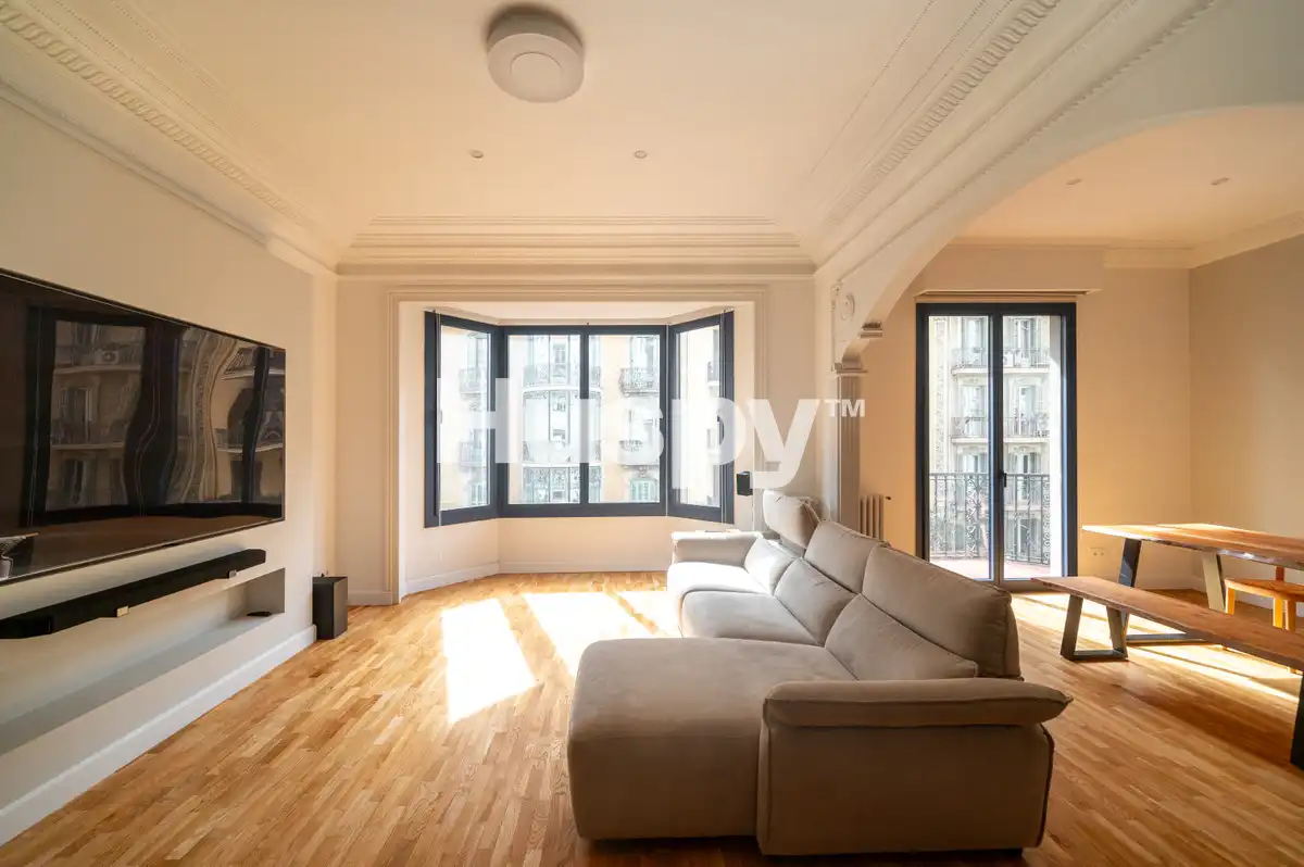 Living room of Flat for rent in Barcelona  with Air Conditioner, Heating and Furnished