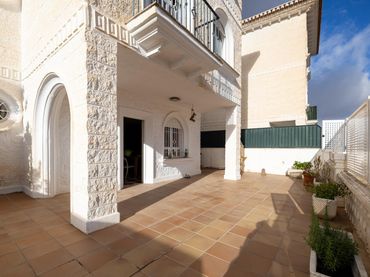 Chalet con balcón en venta en Calle Barranco Hondo