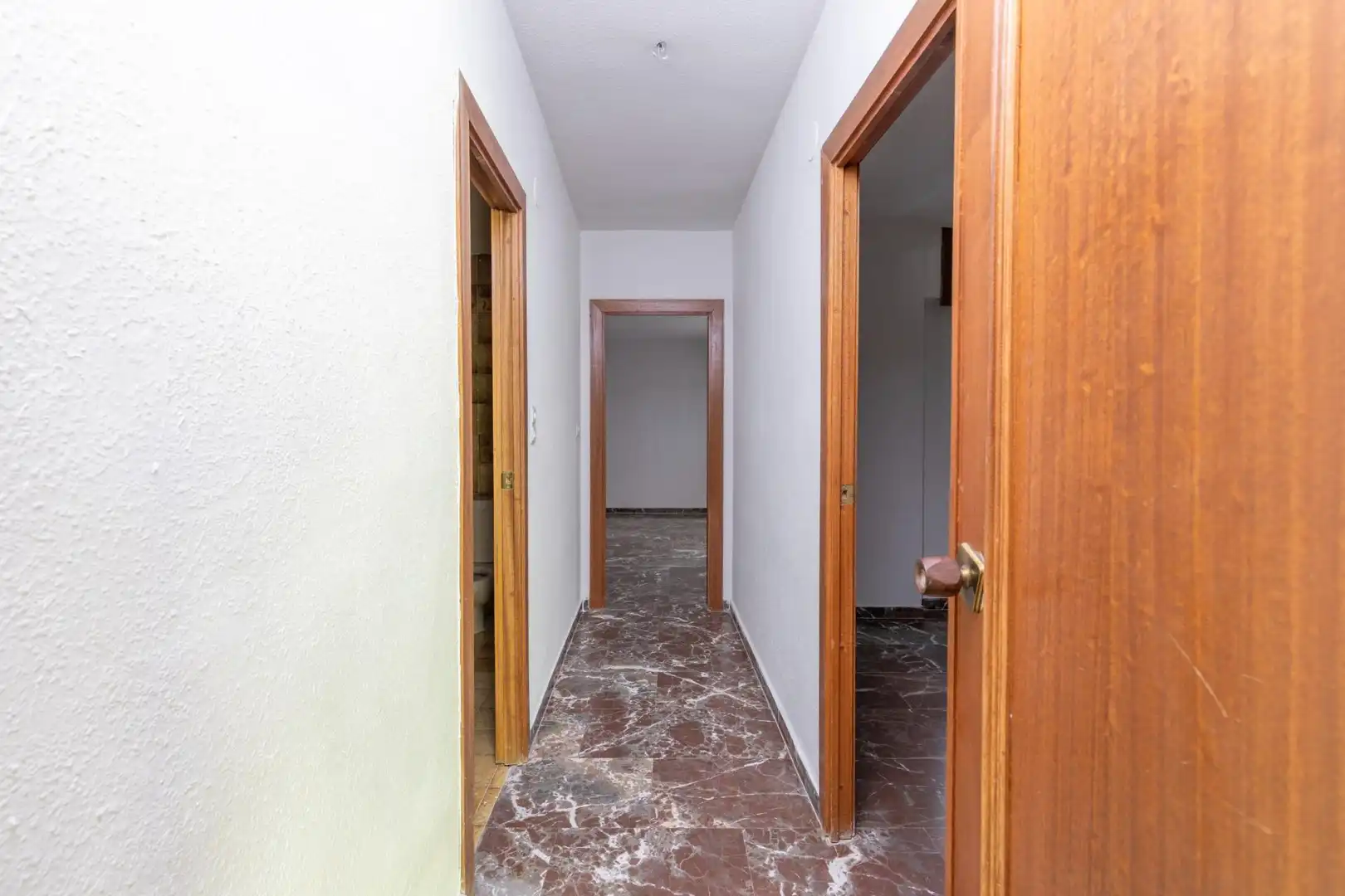 Wohnung zum Verkauf in Granada mit Heizung, Terrasse und Balkon