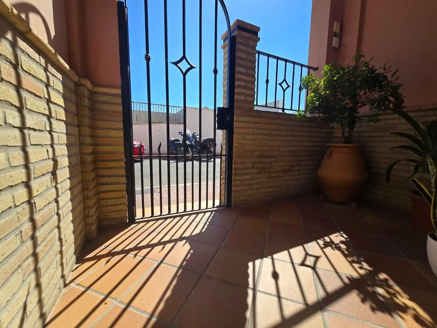 Casa con terraza en venta en Gines, imagen 4