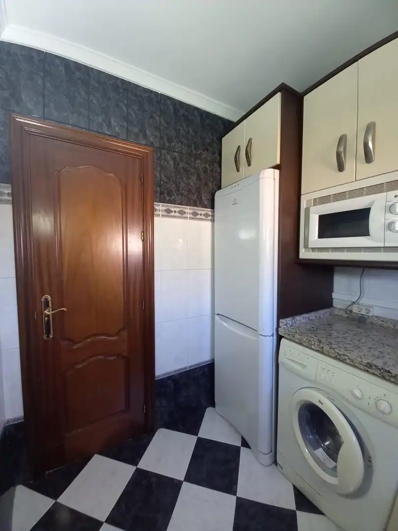 Cuina de Casa o xalet en venda en Córdoba amb Jardí privat, Terrassa i Moblat