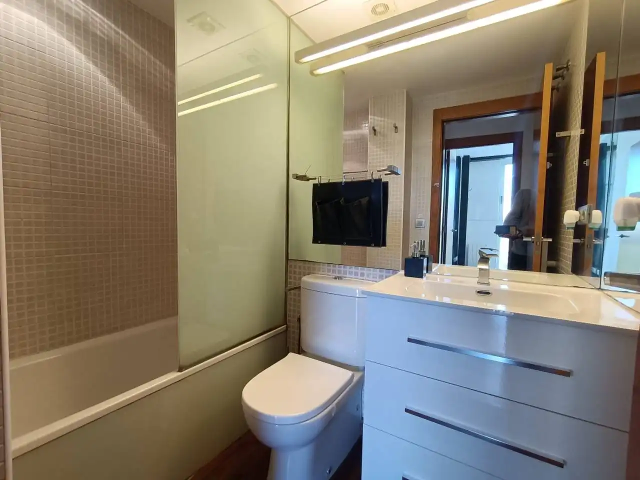 Bany de Pis en venda en Girona amb Aire condicionat, Calefacció i Parquet