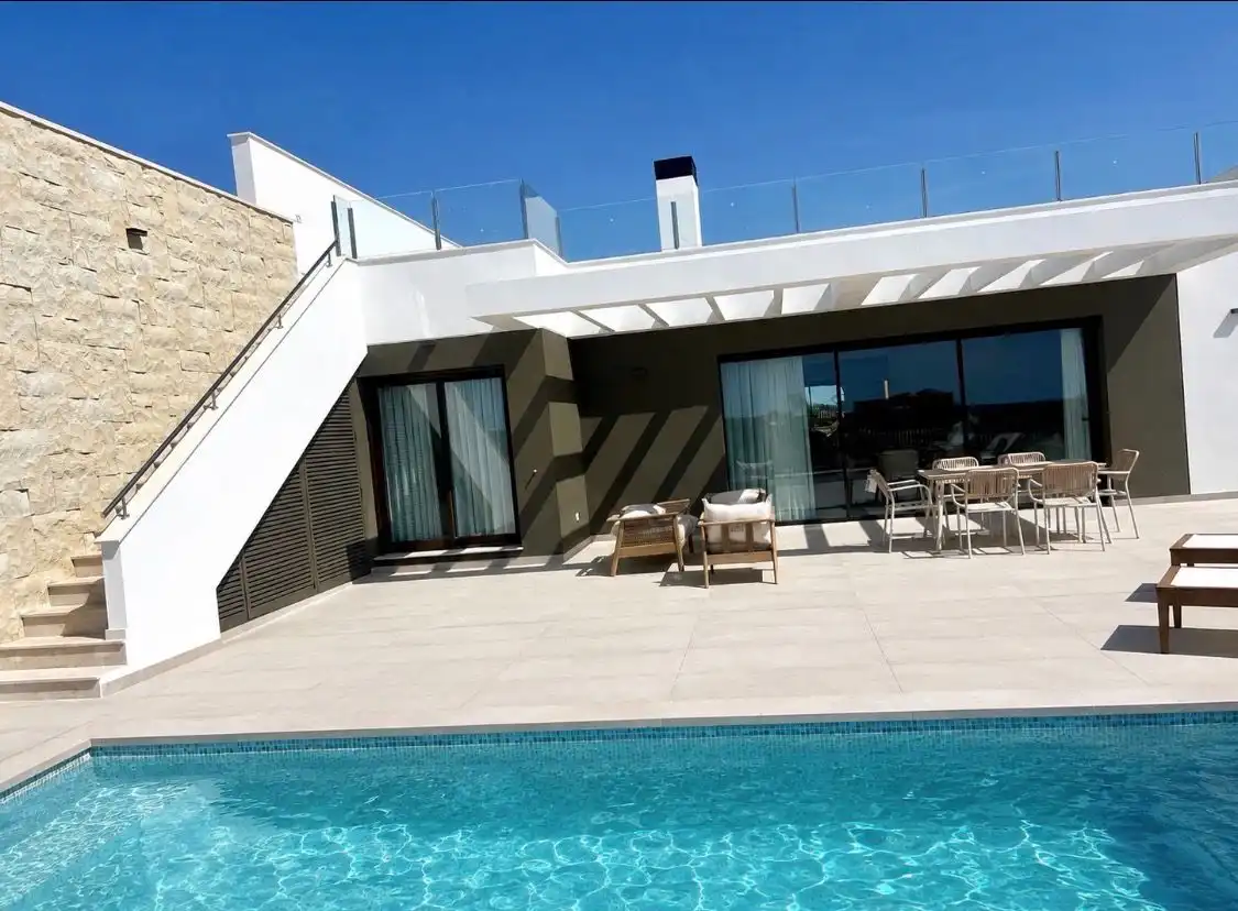 House with pool for sale in LLENTISCLE, imagen 3