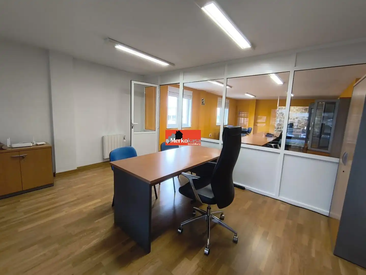 Büro zum Verkauf in Lugo mit Möbliert