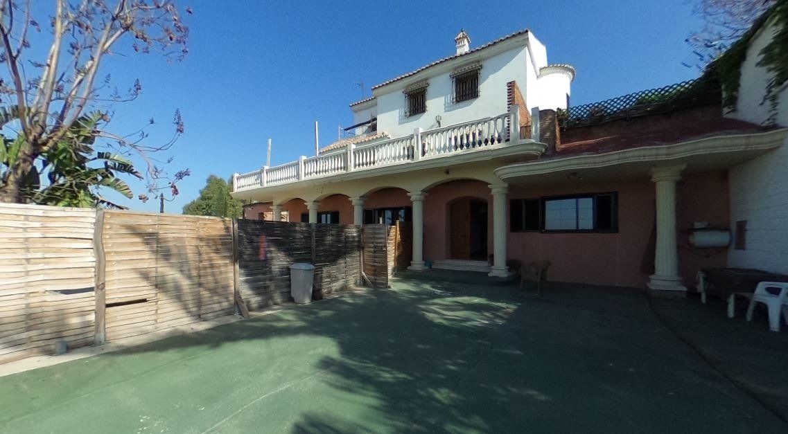 Exterior view of House or chalet for sale in Málaga Capital  with Air Conditioner, Private garden and Parquet flooring