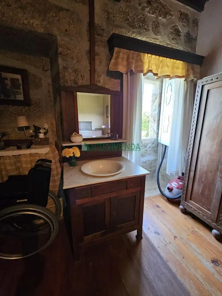 Baño de Finca rústica en venta en A Cañiza   con Calefacción, Jardín privado y Terraza