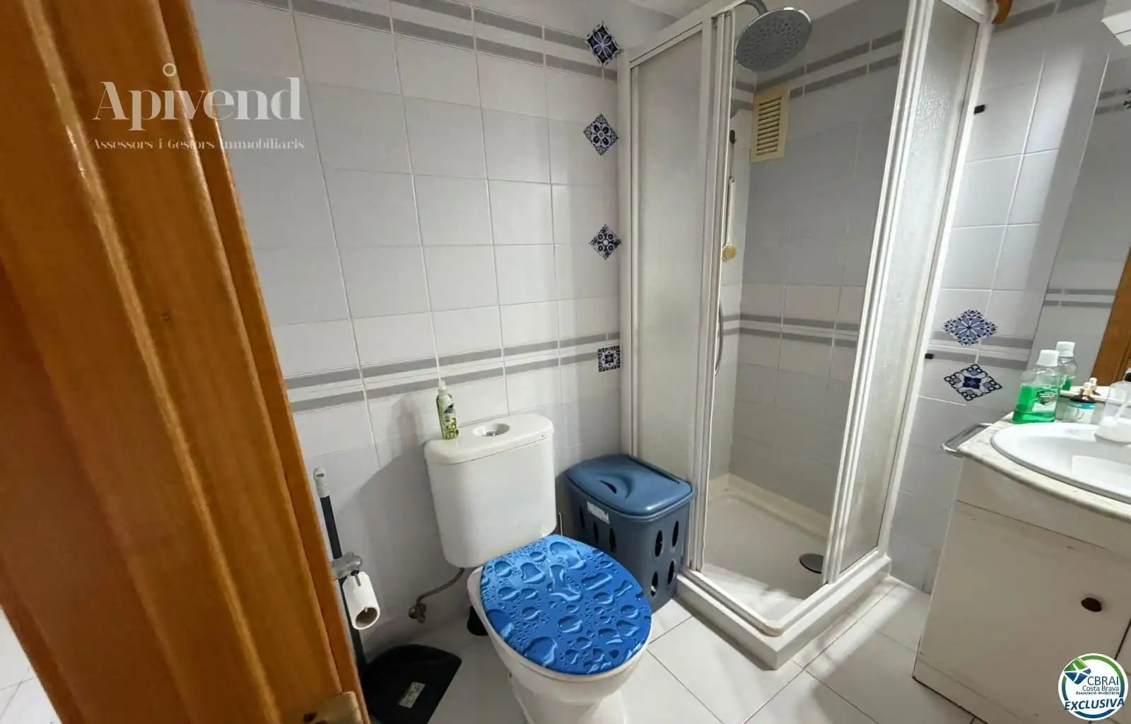 Badezimmer von Wohnung zum Verkauf in Empuriabrava mit Heizung, Terrasse und Möbliert