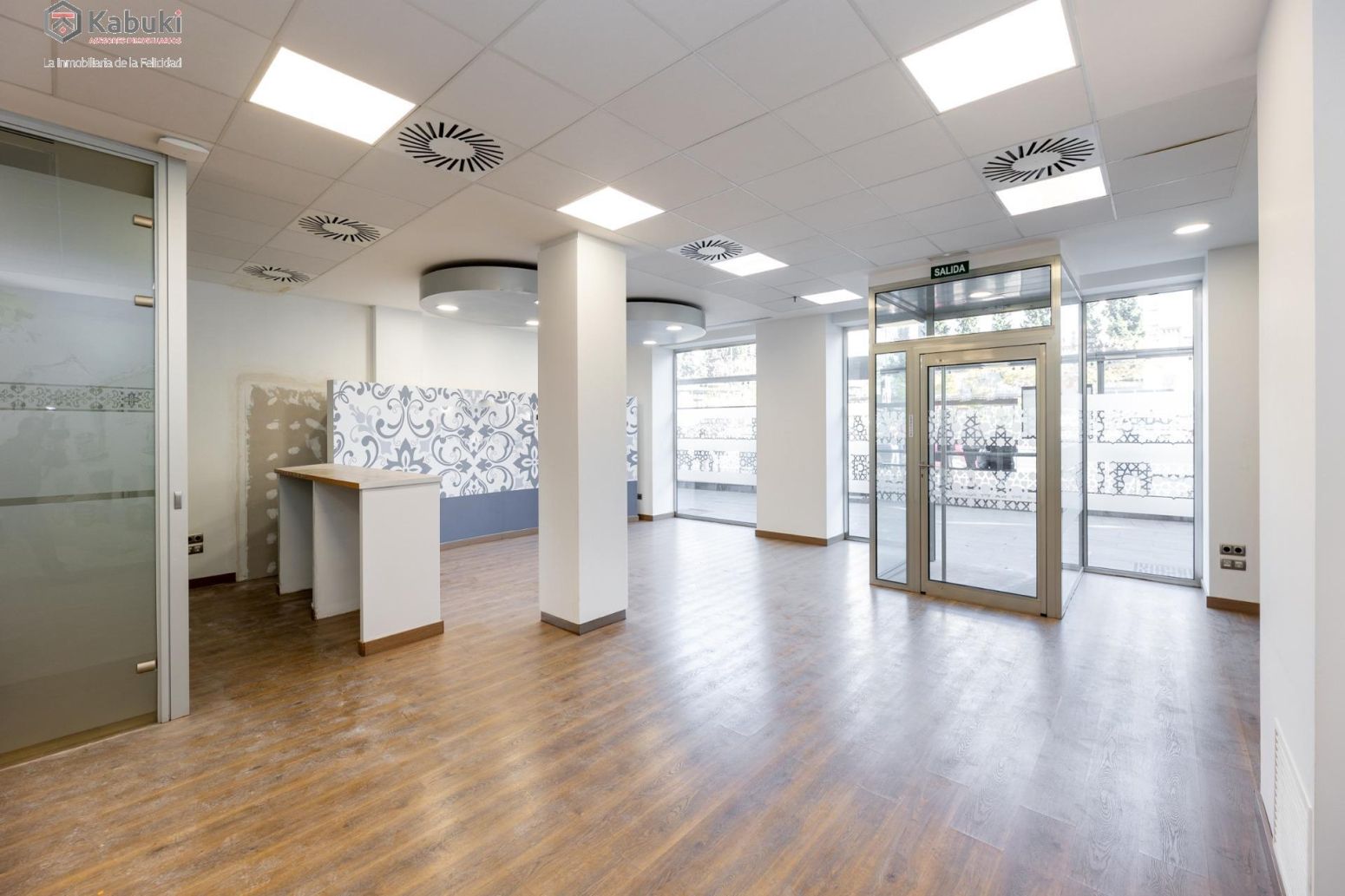 Premises to rent in  Granada Capital  with Air Conditioner and Terrace